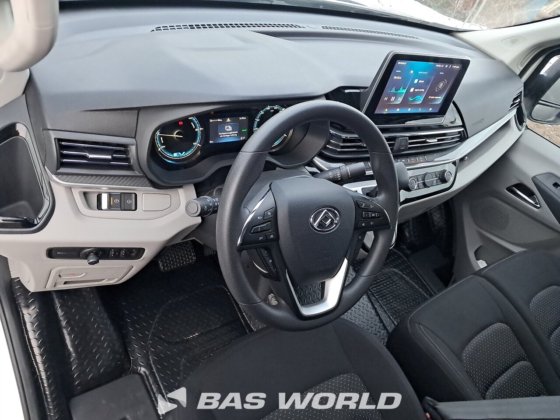 奔驰封闭箱式货车