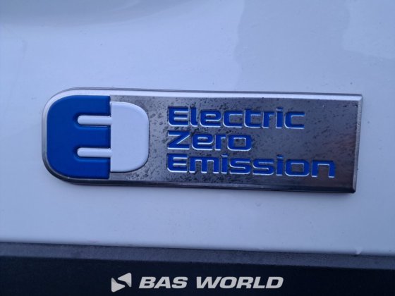 欧宝封闭式厢式货车