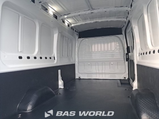 欧宝封闭式厢式货车