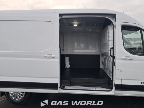 MAN 封闭箱式货车