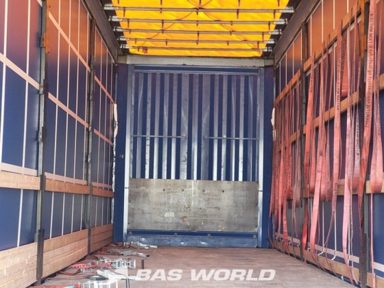 Krone 帘式半挂车