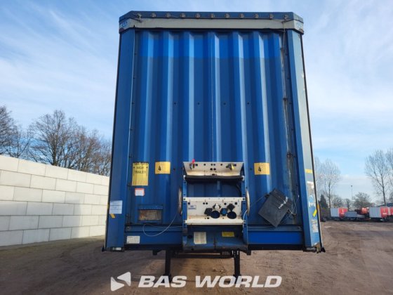 クローネカーテンサイドセミトレーラー