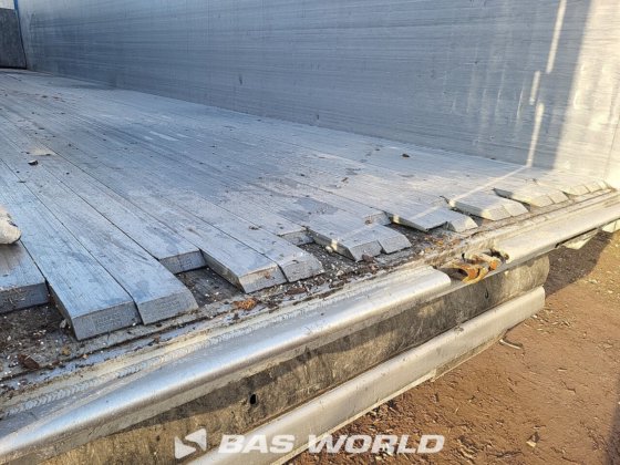 クナペン・ウォーキング・フロア