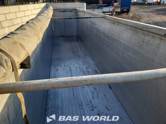 クナペン・ウォーキング・フロア