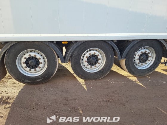 クナペン・ウォーキング・フロア