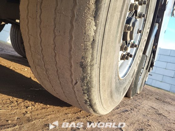 クナペン・ウォーキング・フロア