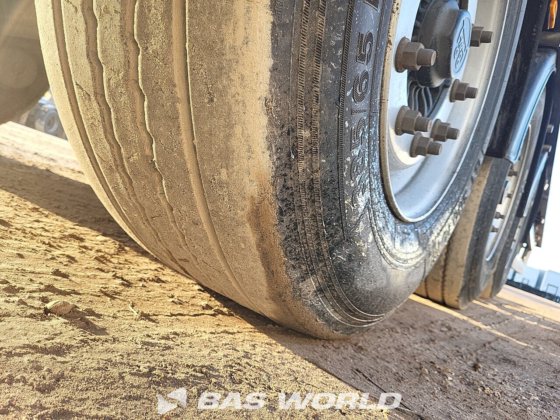 クナペン・ウォーキング・フロア