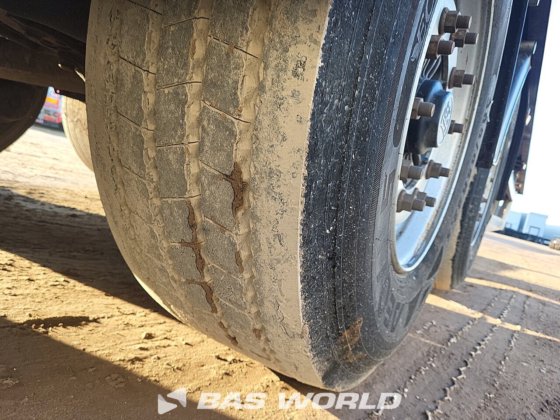 クナペン・ウォーキング・フロア