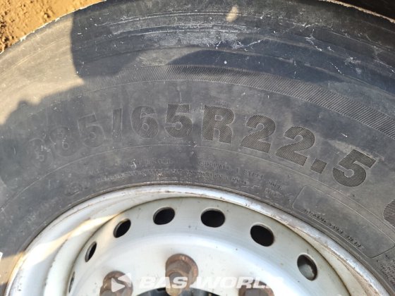 クナペン・ウォーキング・フロア