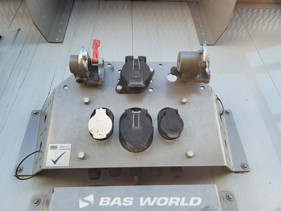 クナペン・ウォーキング・フロア