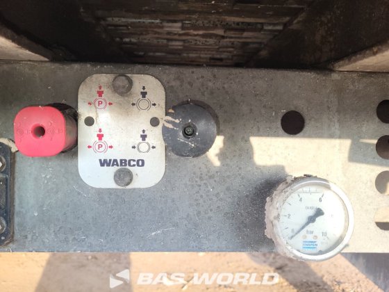 クナペン・ウォーキング・フロア