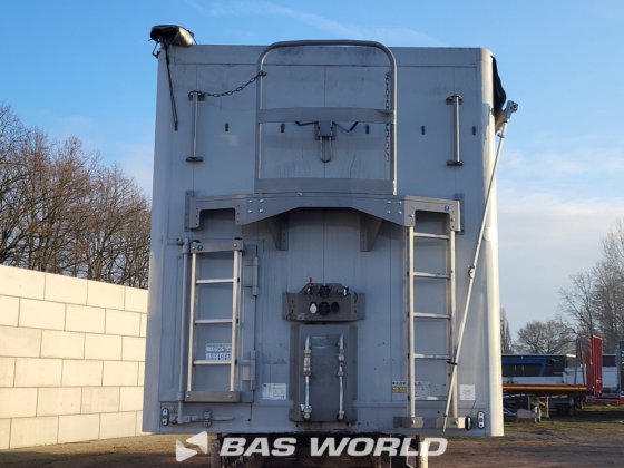 クナペン・ウォーキング・フロア