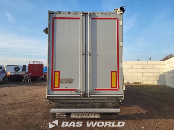 クナペン・ウォーキング・フロア