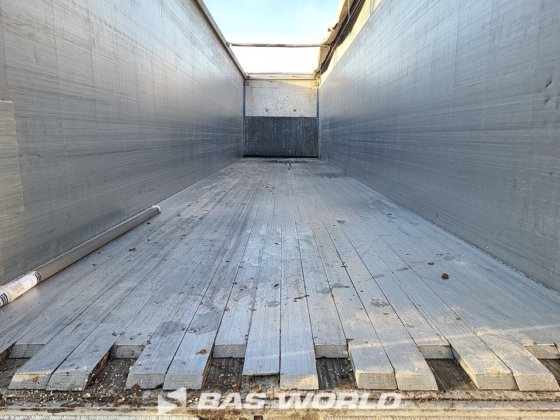 クナペン・ウォーキング・フロア