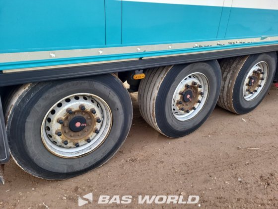 シュミッツ冷凍セミトレーラー