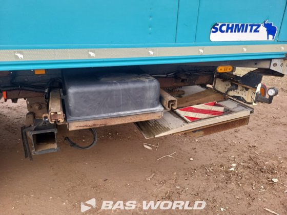 シュミッツ冷凍セミトレーラー