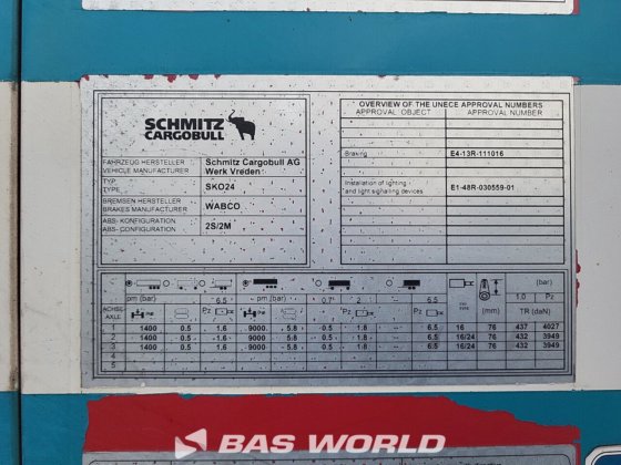 シュミッツ冷凍セミトレーラー