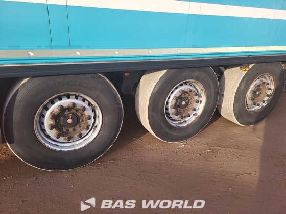 シュミッツ冷凍セミトレーラー