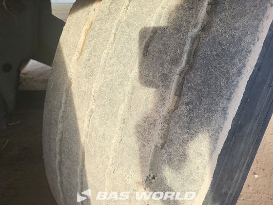 シュミッツ冷凍セミトレーラー