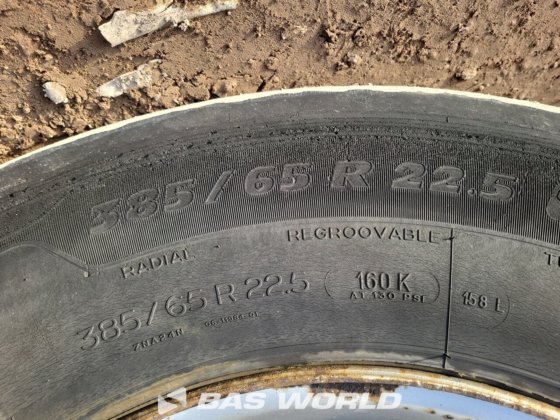 シュミッツ冷凍セミトレーラー