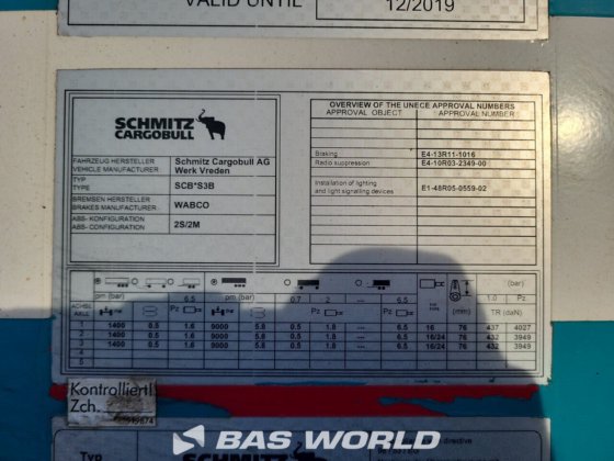 シュミッツ冷凍セミトレーラー