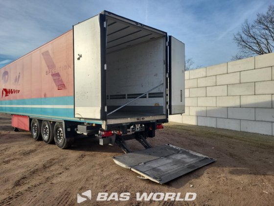 シュミッツ冷凍セミトレーラー