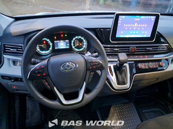 MAN 封闭箱式货车