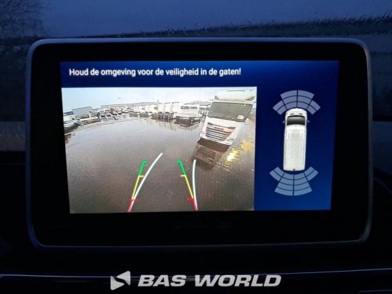 奔驰封闭箱式货车