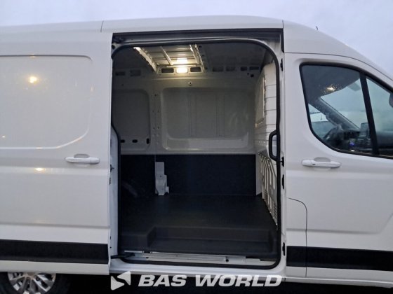 奔驰封闭箱式货车