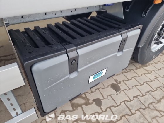 クナペン・ウォーキング・フロア