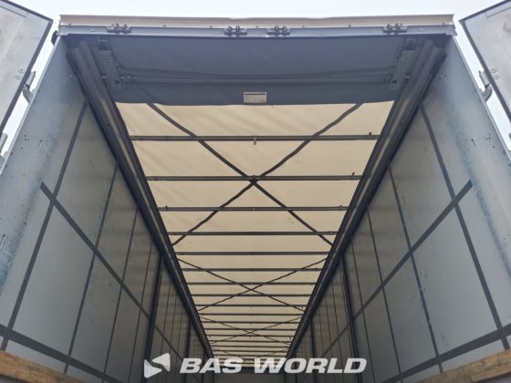 ケーゲル・カーテンサイド・セミトレーラー