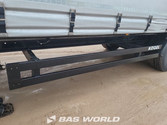 ケーゲル・カーテンサイド・セミトレーラー