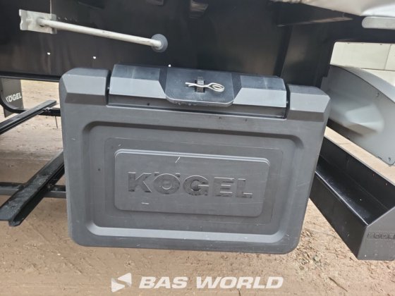 ケーゲル・カーテンサイド・セミトレーラー