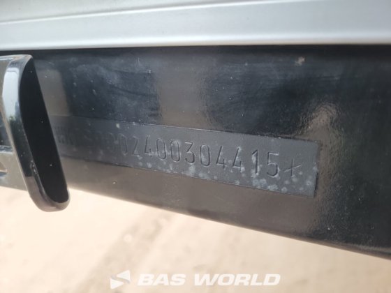 ケーゲル・カーテンサイド・セミトレーラー