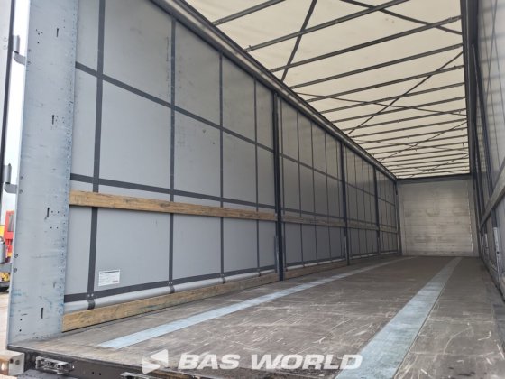 ケーゲル・カーテンサイド・セミトレーラー