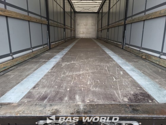 ケーゲル・カーテンサイド・セミトレーラー