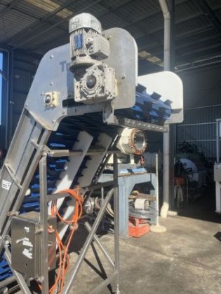 Tripax Engineering 皮带式（倾斜式）输送机