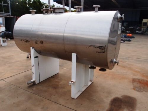 不锈钢储罐(水平),容量:1,800Lt