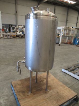 不锈钢储罐（立式），容量：200 升