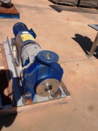 Flowserve 65-40CPX250离心机（不锈钢）。