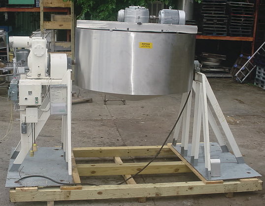 350 Gallon Tilting Mix Tank