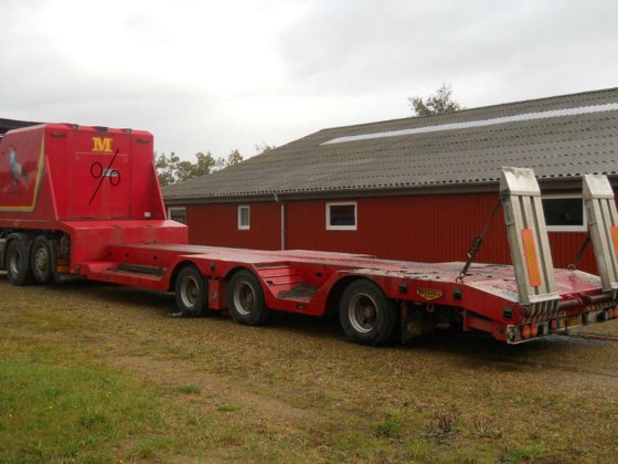 2009 Broshuis Tieflader mit Radmulden