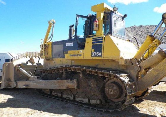 2006 KOMATSU D375A-5 Bulldozer in
