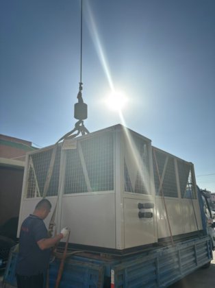 二手风冷冷水机30匹热泵模块机组中央空调制冷设备租赁回收