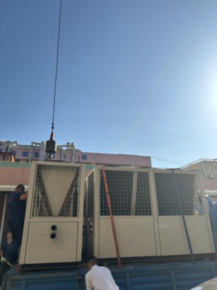 二手风冷冷水机30匹热泵模块机组中央空调制冷设备租赁回收