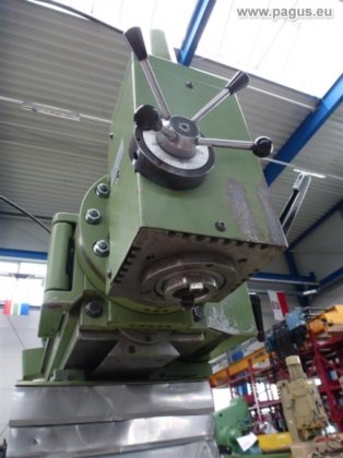 MAHO milling machine