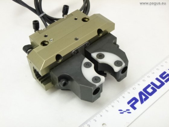 SCHUNK universal gripper