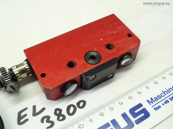 LEUZE diffuse reflection sensor