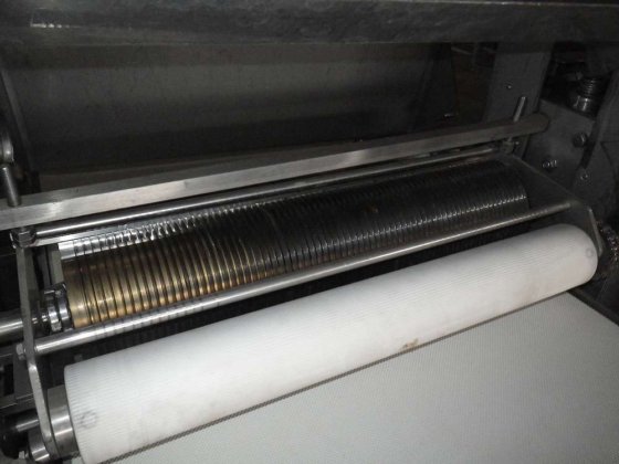 【筋入れ機(マルチカッター)】