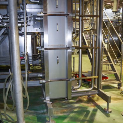 【プレート式熱交換器】